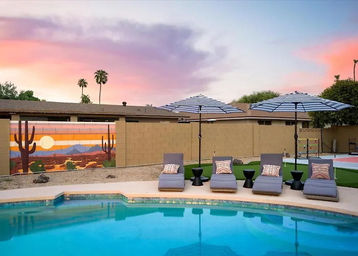 Basketball Court Heated Pool Mini Golf & * Glendale