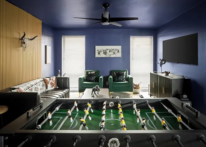 Basketball Court Heated Pool Mini Golf & Holiday home *