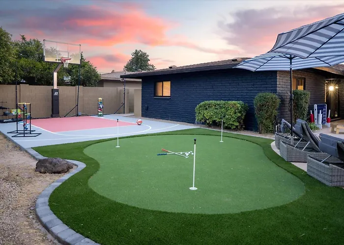 Basketball Court Heated Pool Mini Golf & * Glendale